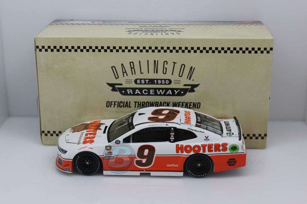 hooters diecast