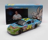 ** Comes w/Picture of Driver Autographing Diecast ** Jeff Gordon Autographed 2002 DuPont / Looney Tunes Rematch 1:24 Nascar Diecast ** Comes w/Picture of Driver Autographing Diecast ** Jeff Gordon Autographed 2002 DuPont / Looney Tunes Rematch 1:24 Nascar Diecast 